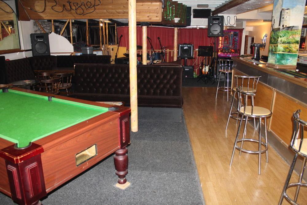 Middlegate Hotel 펨브로크 외부 사진